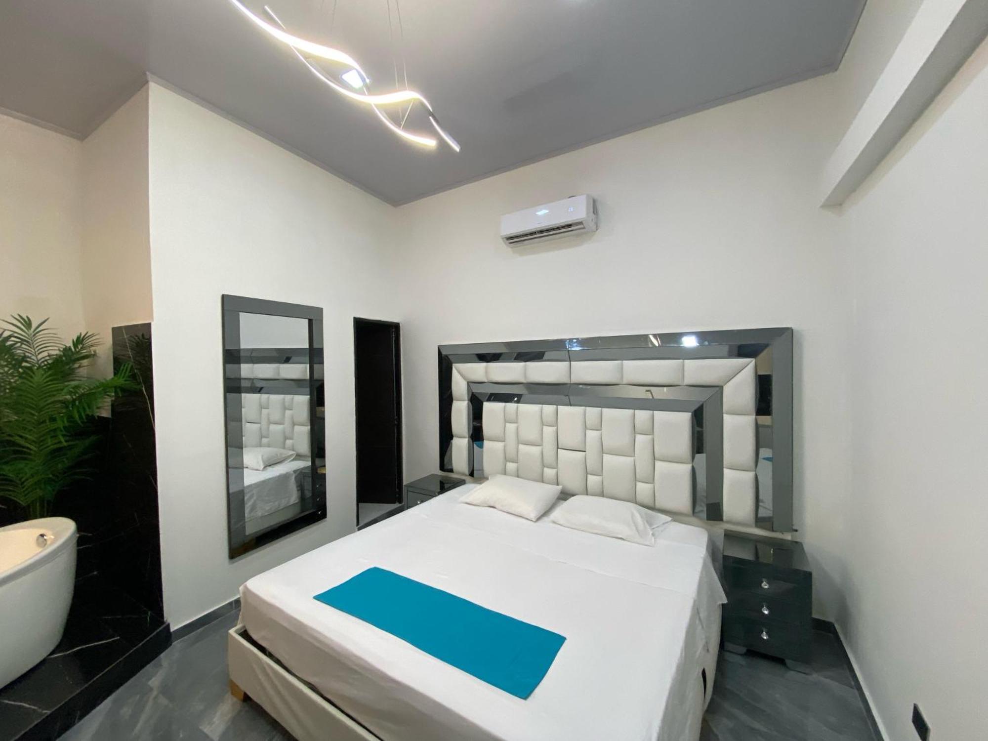 Hotel Hostal Caps Cartagena Екстер'єр фото